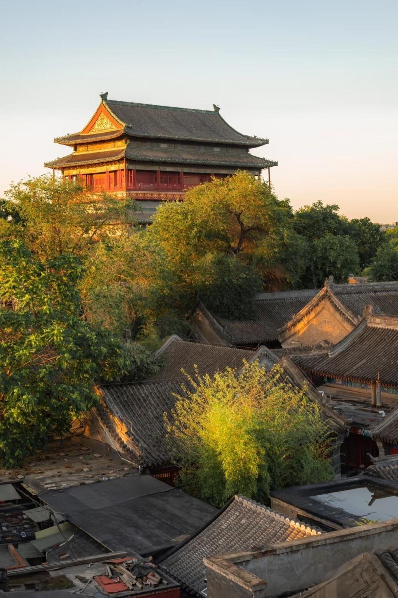 The East Hotel-Very Close To The Drum Tower,The Lama Temple,Houhai Bar Street,And The Forbidden City,There Are Many Old Beijing Traditional Hutongs Around The Hotel ,Experience The Culture Of Old Beijing Hutongs,Near Exit A Of Shichahai On Metro Line Pequim Exterior foto